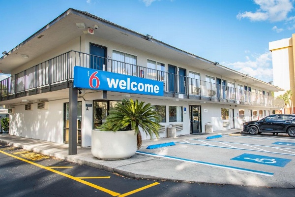 Motel 6-Kissimmee, FL - Orlando image 1